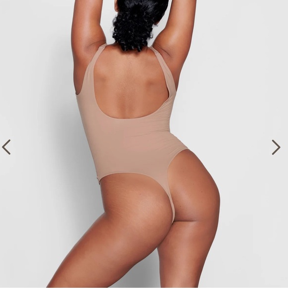 skims fits everybody square neck bodysuit - Picture 3 of 7